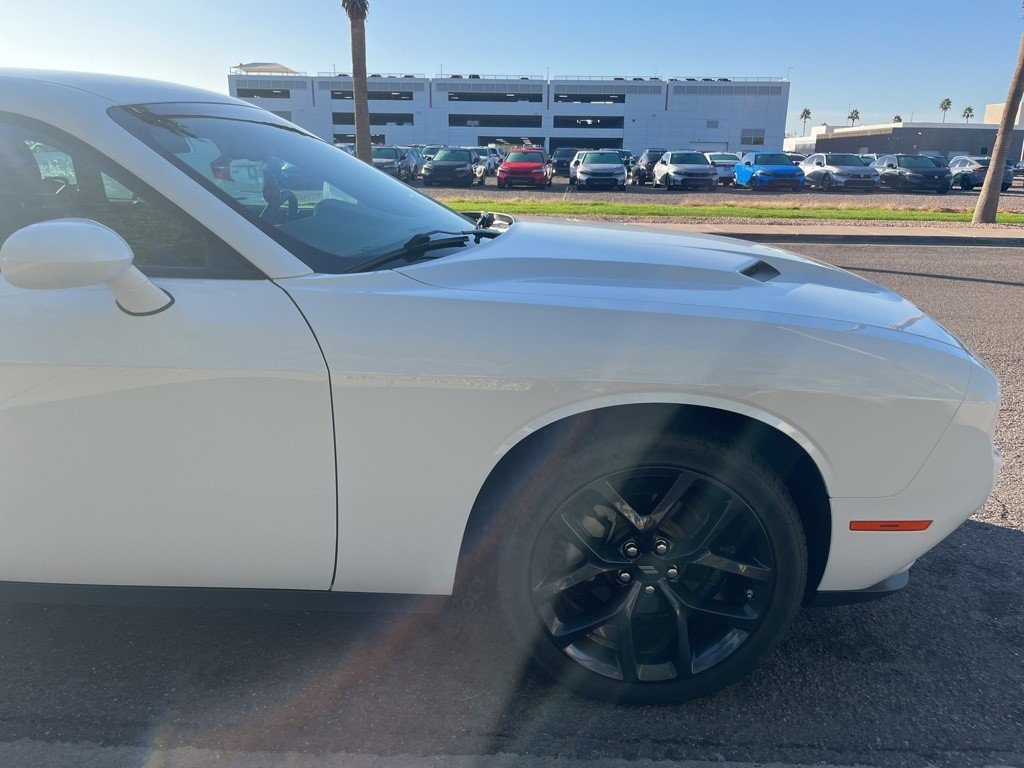 2023 Dodge Challenger SXT photo 4