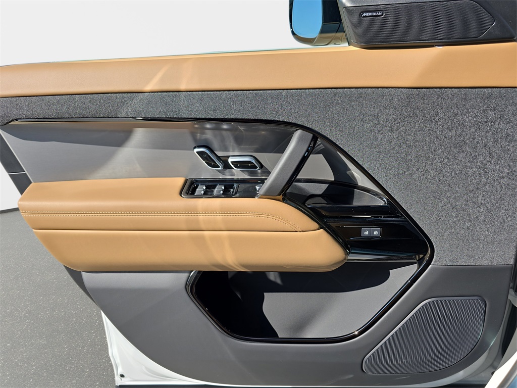 2025 Land Rover Range Rover Sport SE photo 25