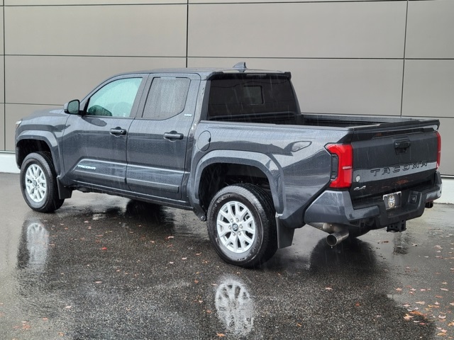 2024 Toyota Tacoma SR5 photo 3
