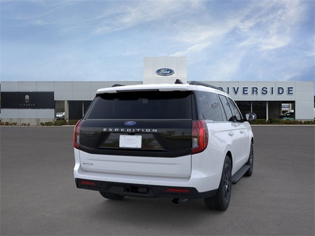 2025 Ford Expedition photo 8
