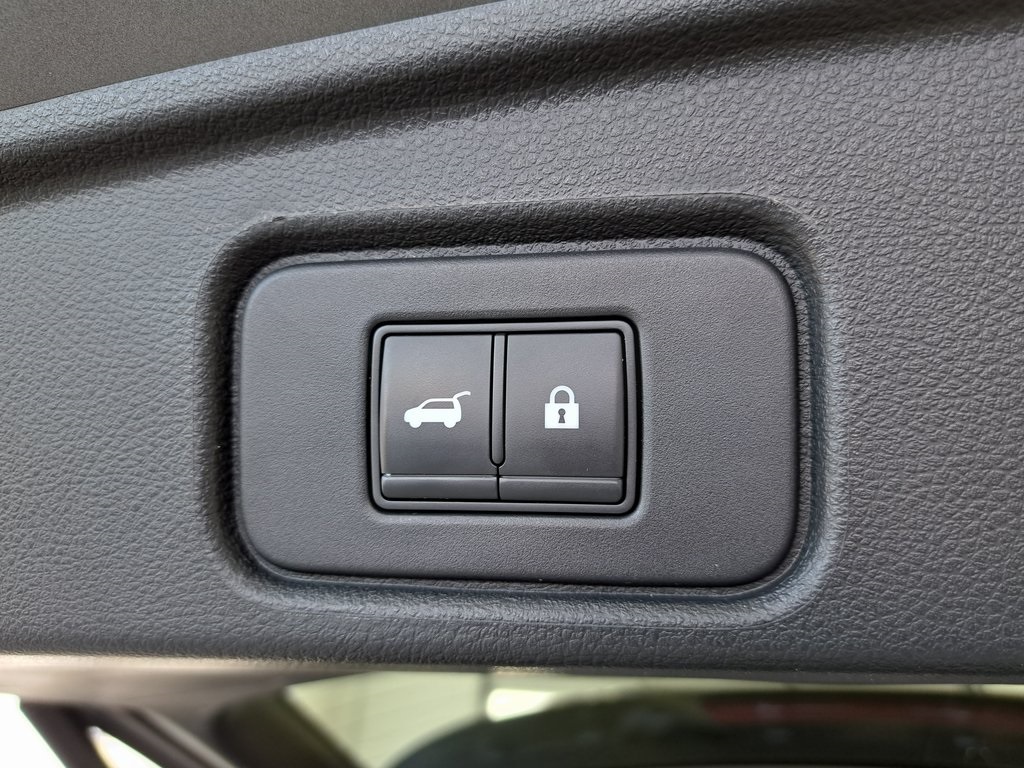 2022 Nissan Pathfinder SV photo 26