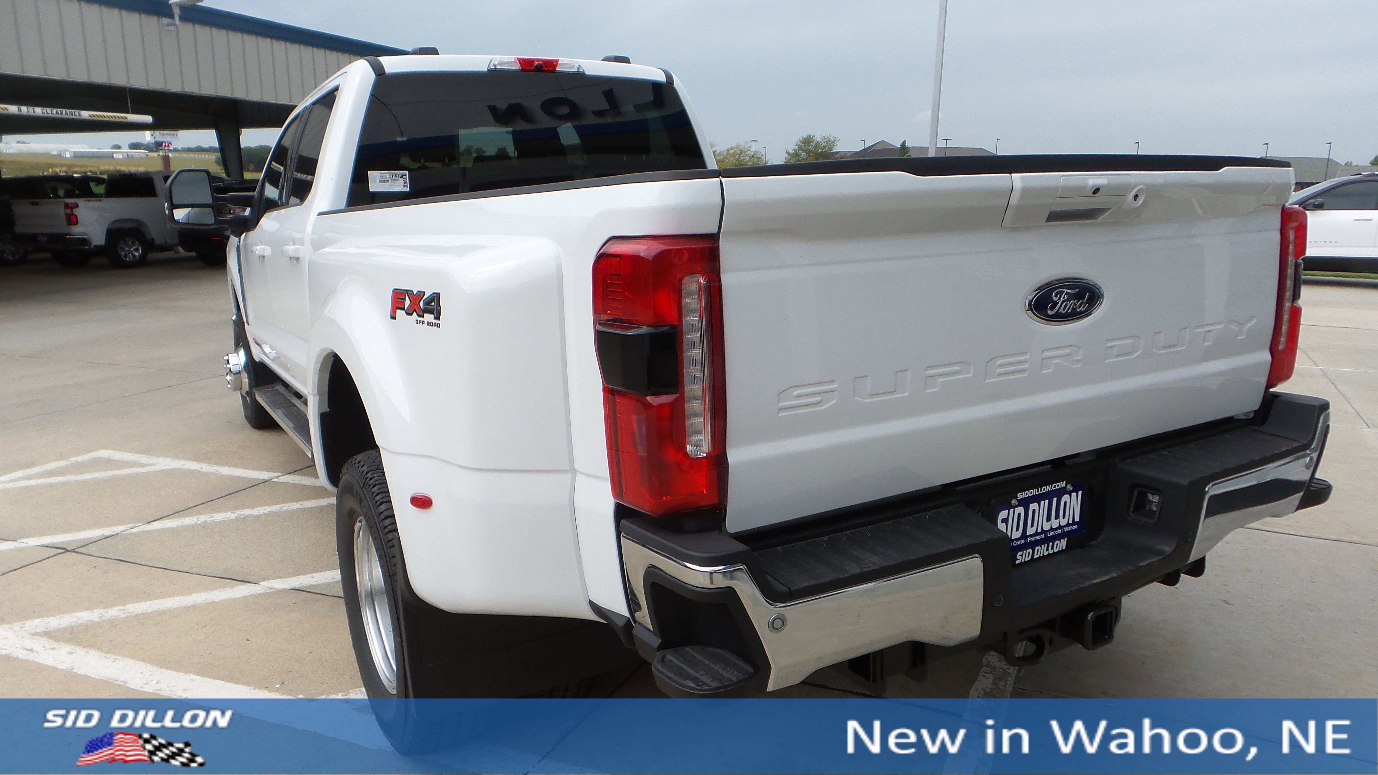 2026 Ford F-350 Lariat photo 3