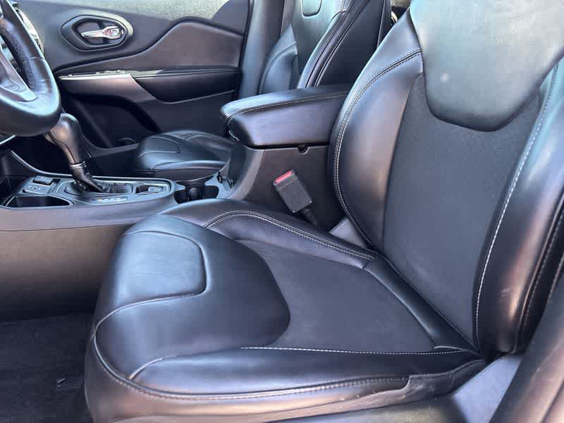 2019 Jeep Cherokee Latitude photo 13