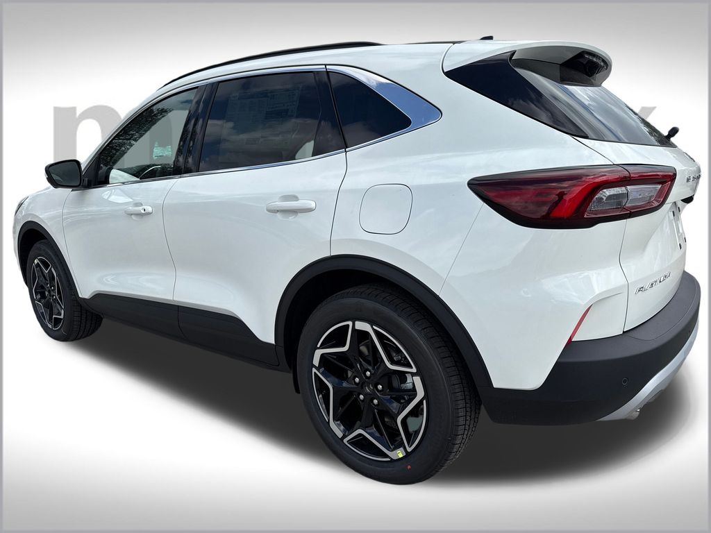 2026 Ford Escape Hybrid Platinum photo 3