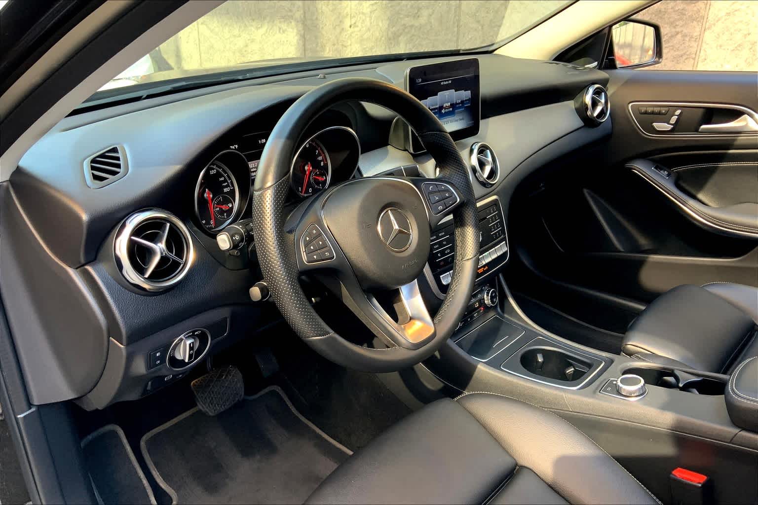 2020 Mercedes Benz GLA 250 4MATIC photo 16