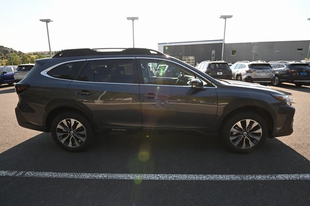 2025 Subaru Outback Limited photo 7