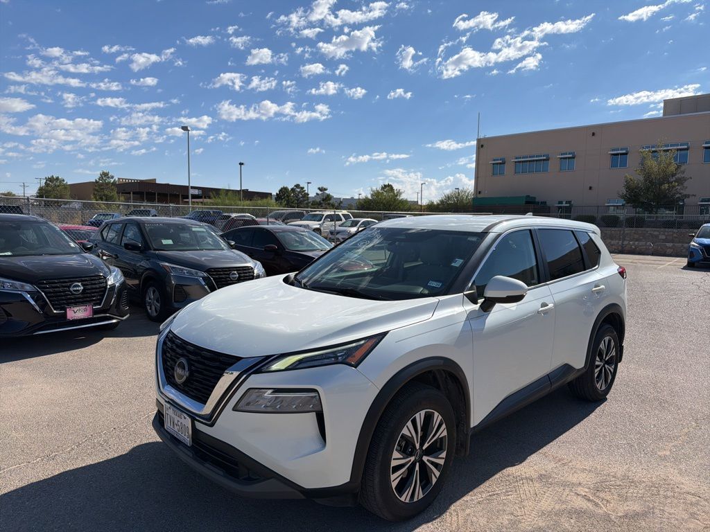 2022 Nissan Rogue SV photo 2