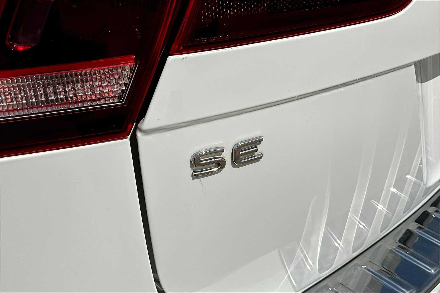2022 Volkswagen Tiguan SE photo 17