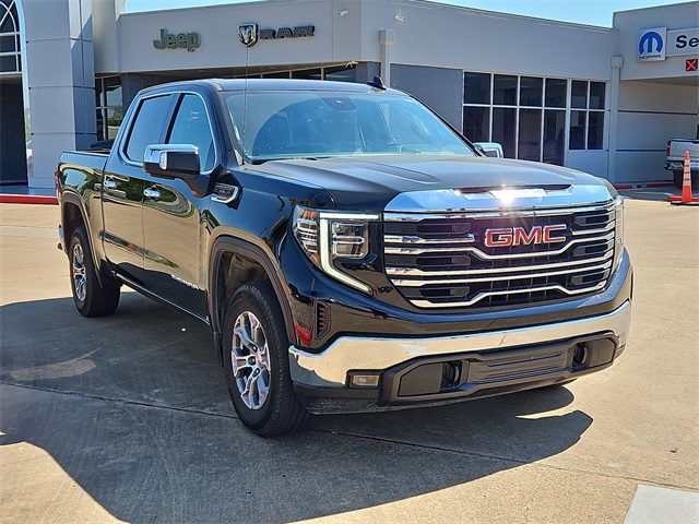 2024 GMC Sierra 1500 SLT's photo