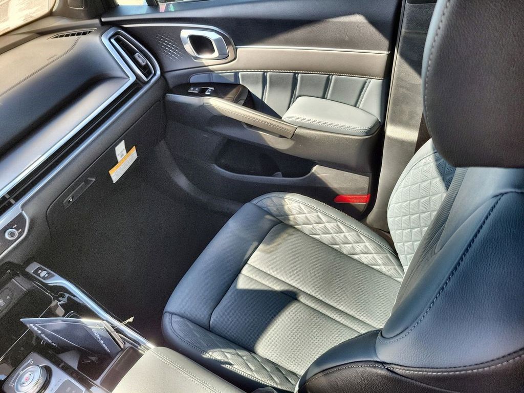2025 Kia Sorento Hybrid SX Prestige photo 17