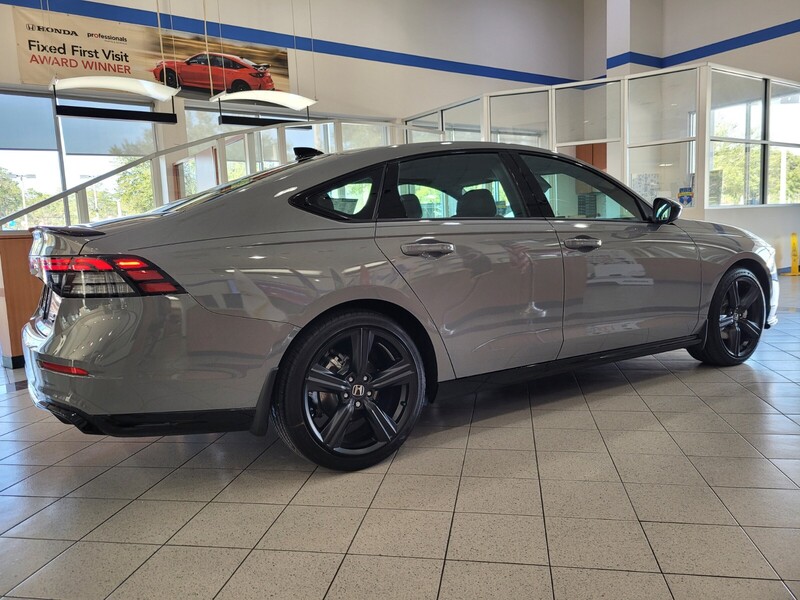 2025 Honda Accord Hybrid Sport-L photo 4