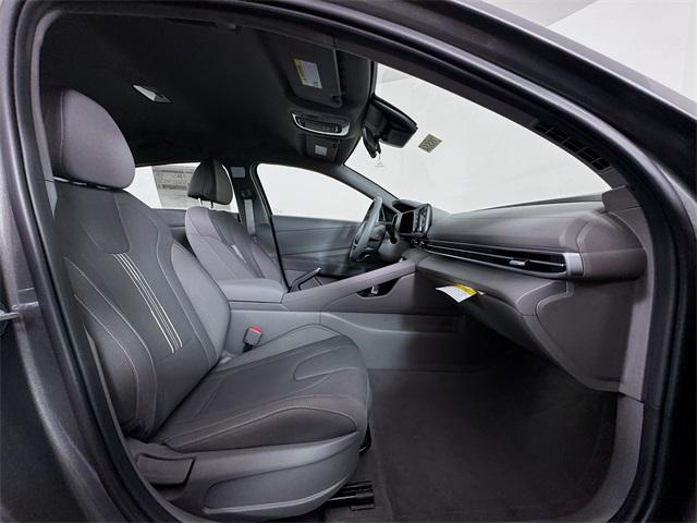 2025 Hyundai Elantra SEL Sport photo 33