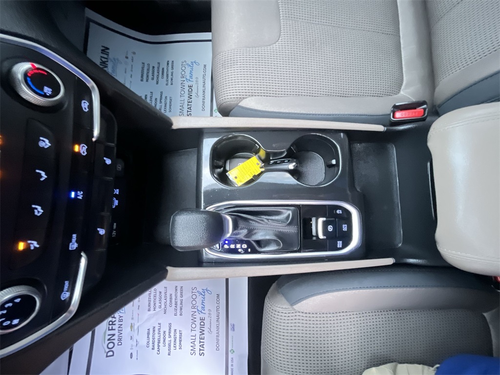 2020 Hyundai Santa Fe SEL photo 18