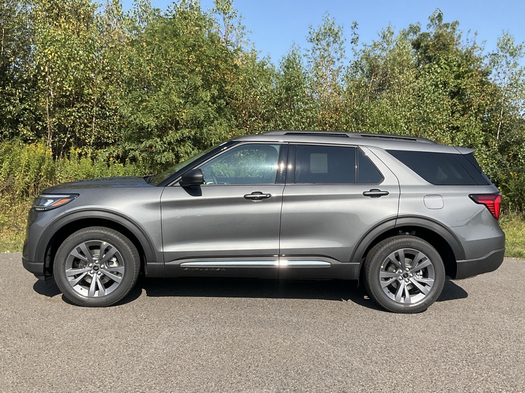2025 Ford Explorer photo 29