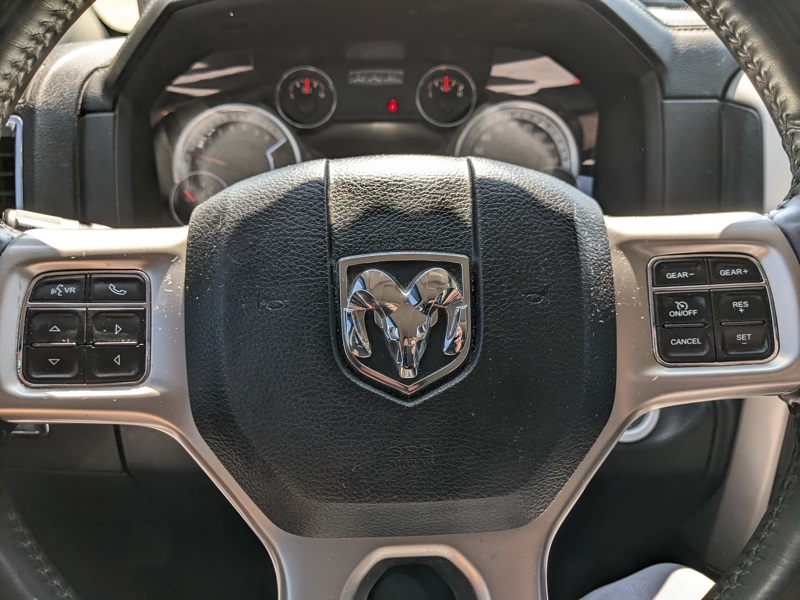 2017 Ram 1500 Laramie photo 12