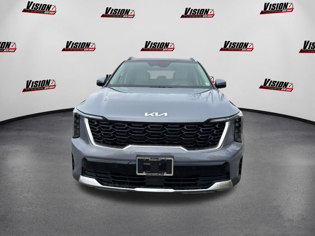 2025 Kia Sorento S photo 2