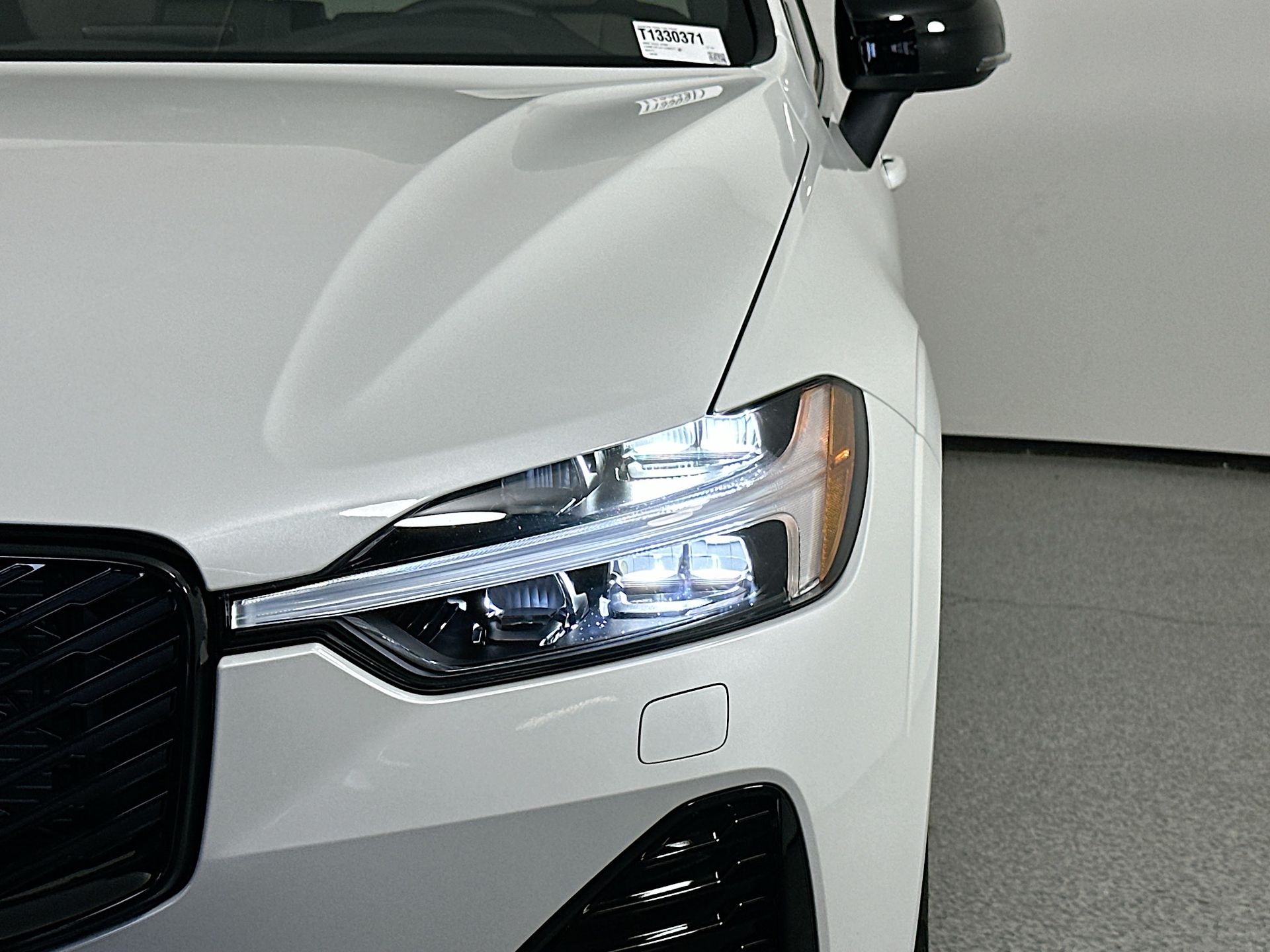 2026 Volvo XC60 B5 Core photo 7