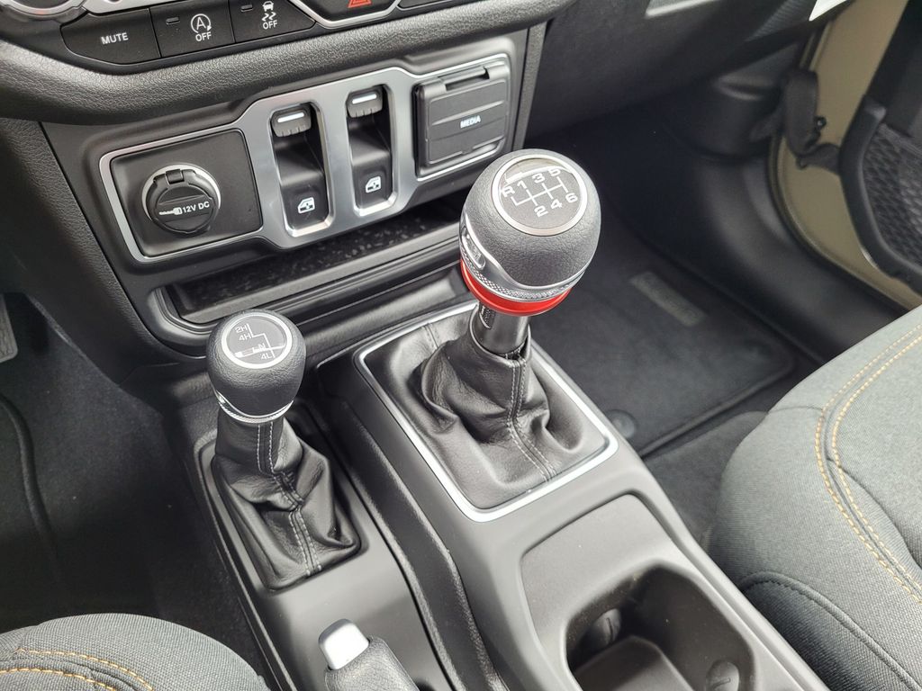 2025 Jeep Wrangler Sport photo 10