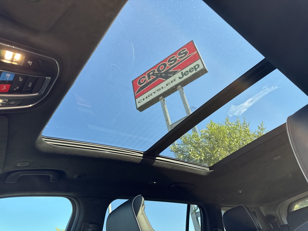 2025 Jeep Grand Cherokee L Summit Reserve photo 2