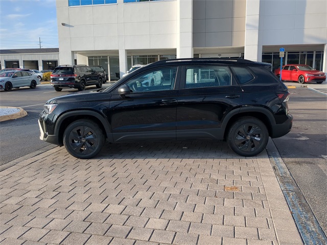 2025 Volkswagen Taos S photo 4