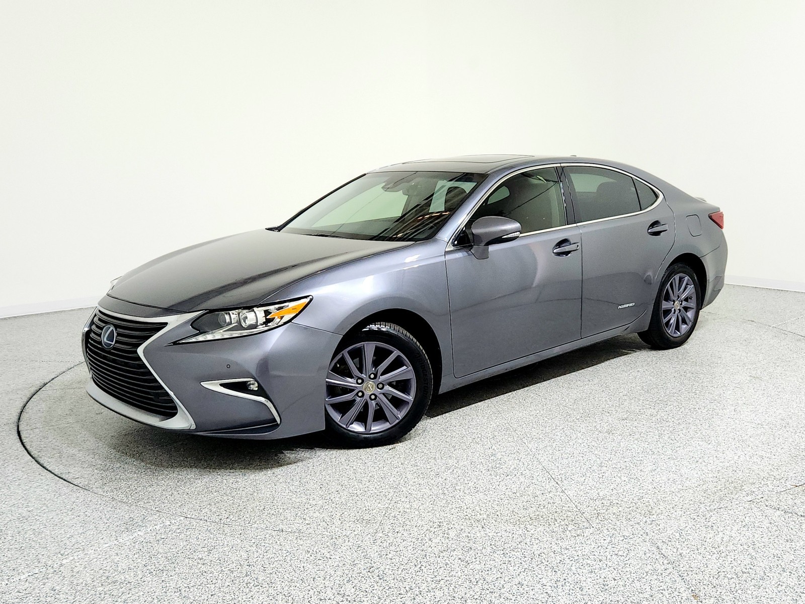 2016 Lexus ES 300h's photo