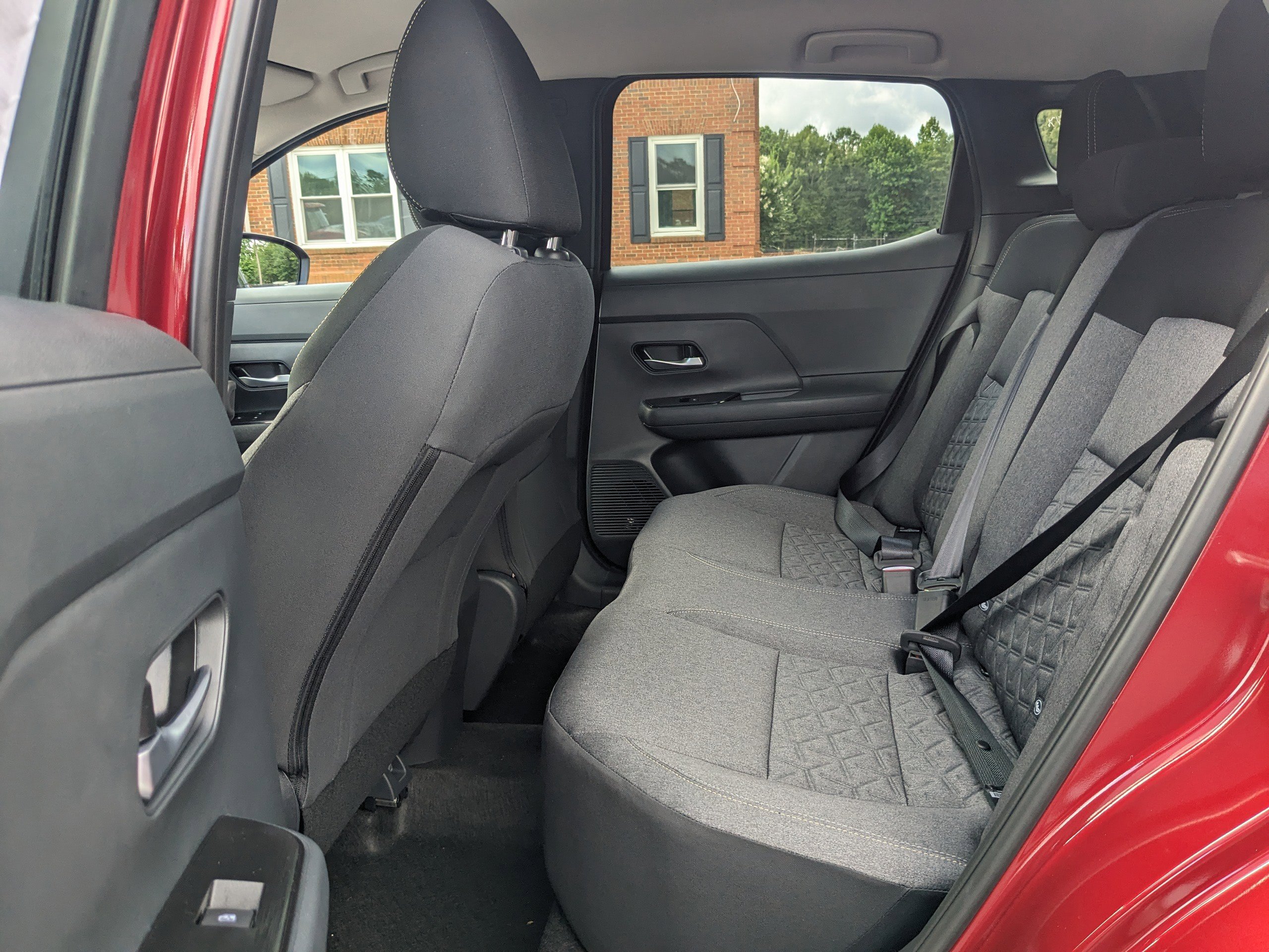 2025 Nissan Kicks SV photo 4