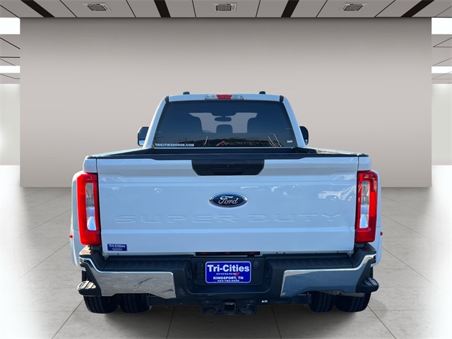 2024 Ford F-350 photo 4
