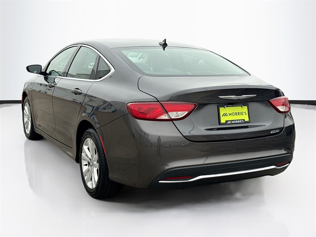 2016 Chrysler 200 Limited photo 2