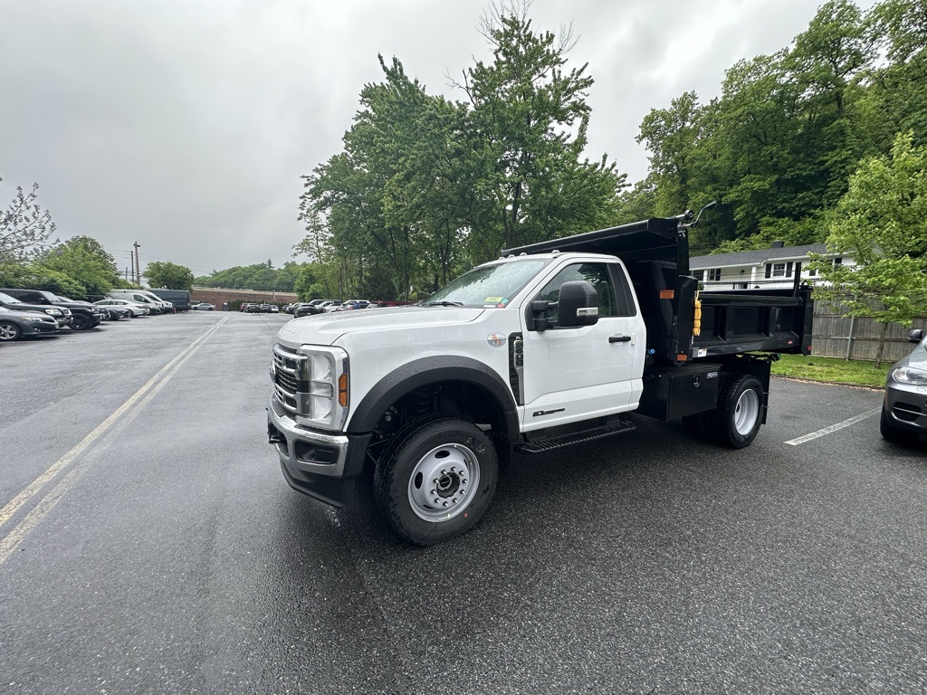 2024 Ford F-600 photo 2