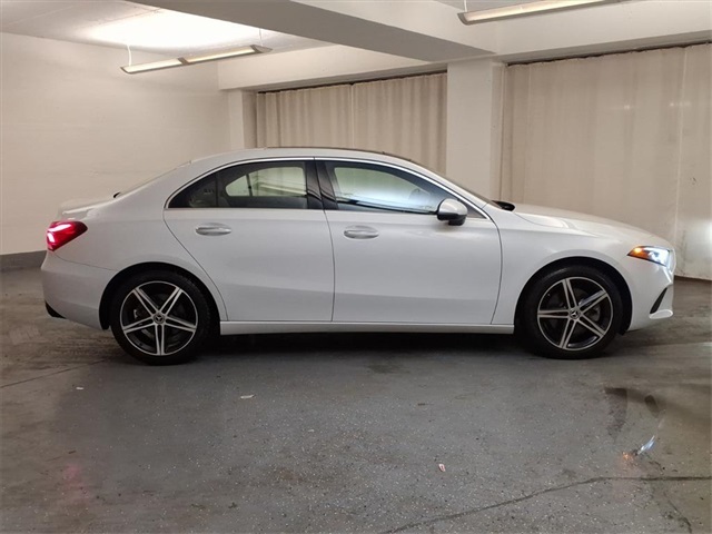 2019 Mercedes Benz A 220 4MATIC photo 4