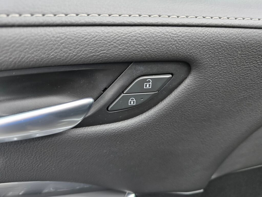 2024 Cadillac XT4 Premium Luxury photo 21