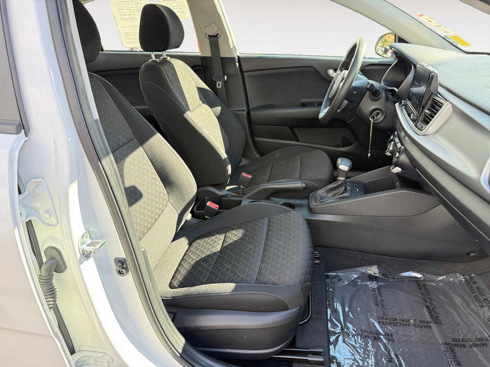 2023 Kia Rio LX photo 18