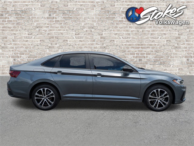 2025 Volkswagen Jetta 1.5T Sport photo 2