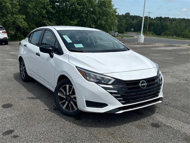2025 Nissan Versa 1.6 S photo 2