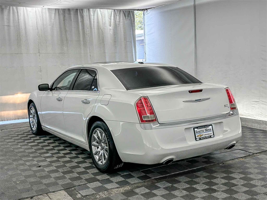 2013 Chrysler 300 C photo 4