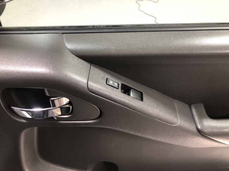 2011 Nissan Frontier PRO-4X photo 12