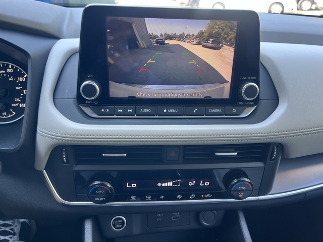 2023 Nissan Rogue SV photo 17