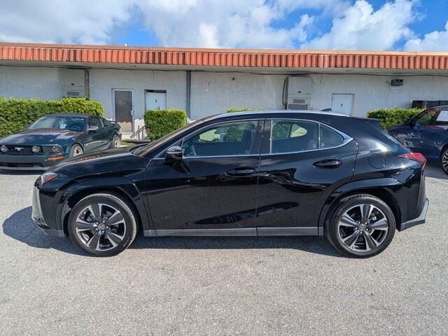 2023 Lexus UX 250h Premium photo 3