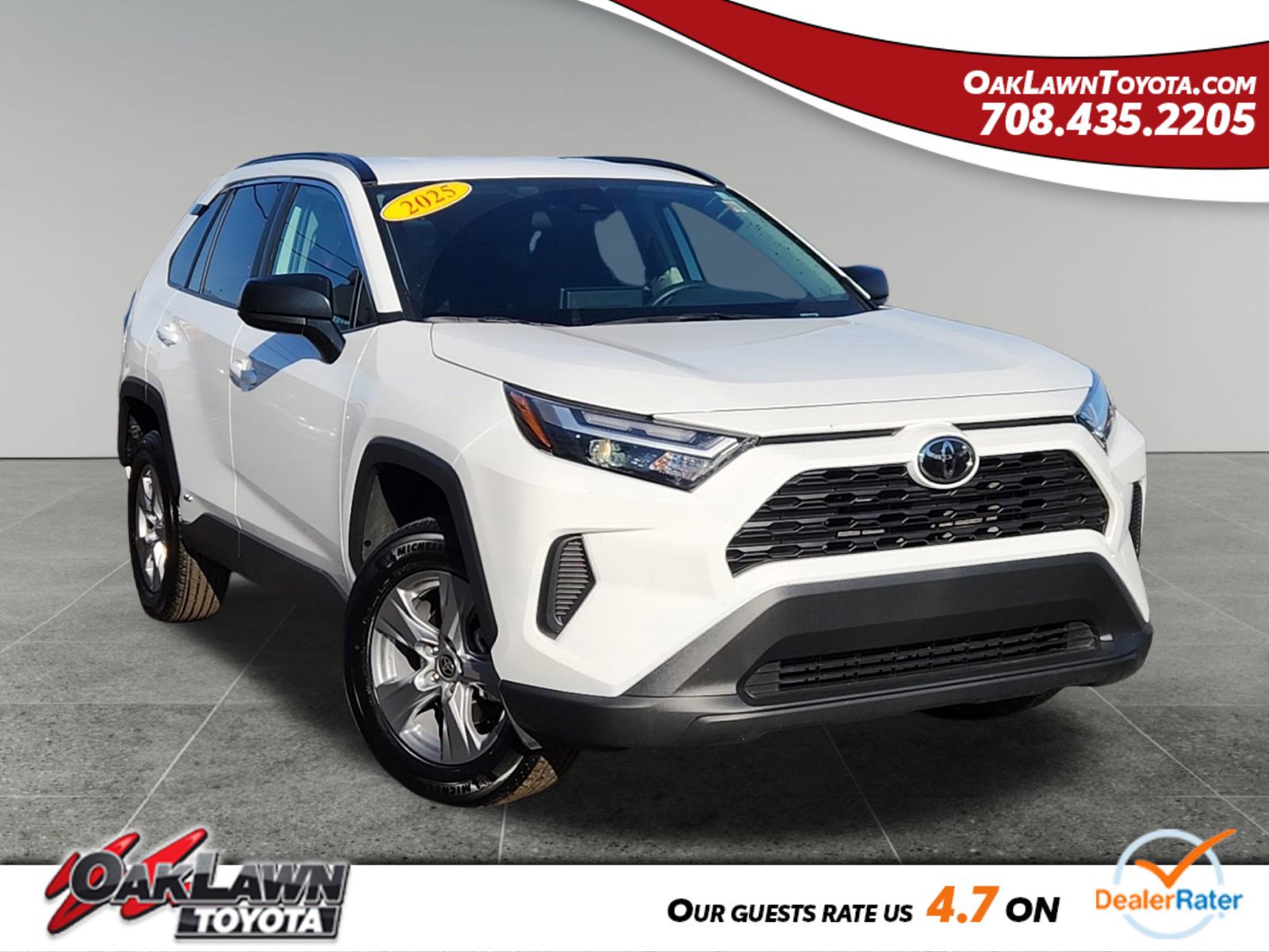 2025 Toyota RAV4 LE's photo