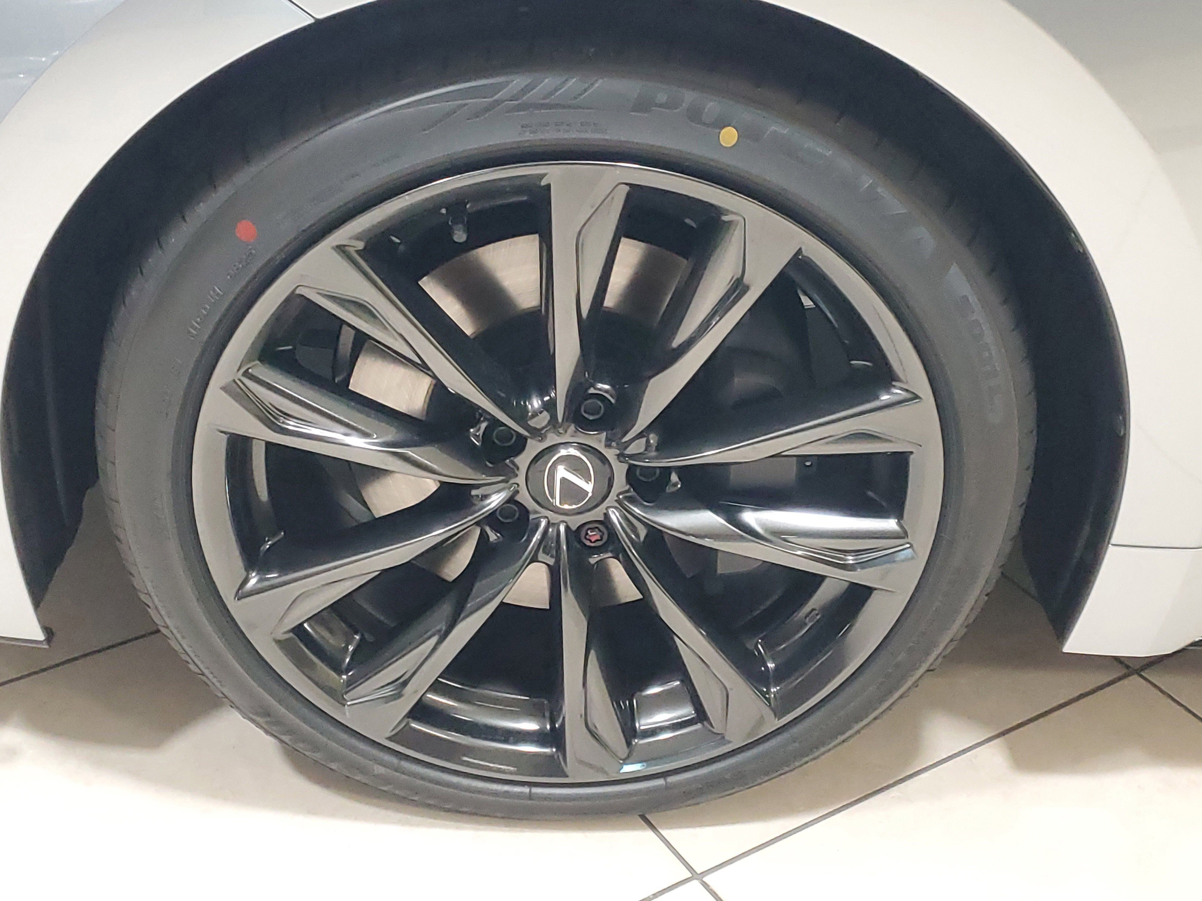 2025 Lexus IS 350 F SPORT photo 4