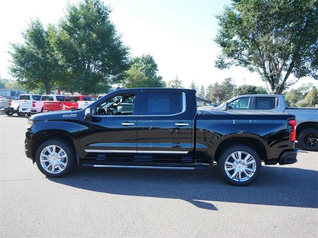 2025 Chevrolet Silverado 1500 High Country photo 4