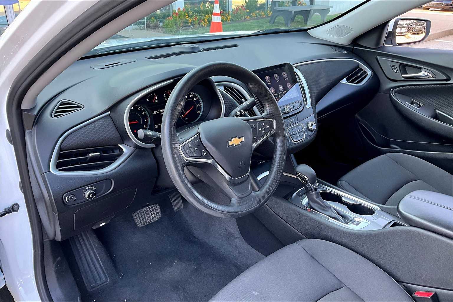 2024 Chevrolet Malibu 1LT photo 15