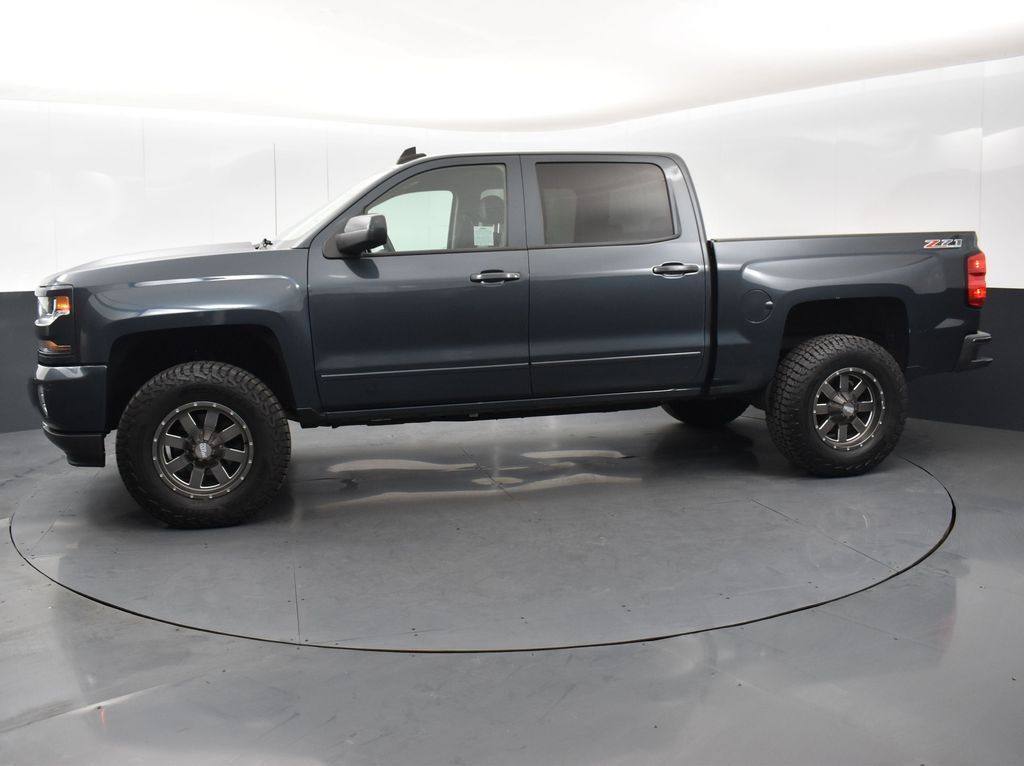 2017 Chevrolet Silverado 1500 LT photo 4