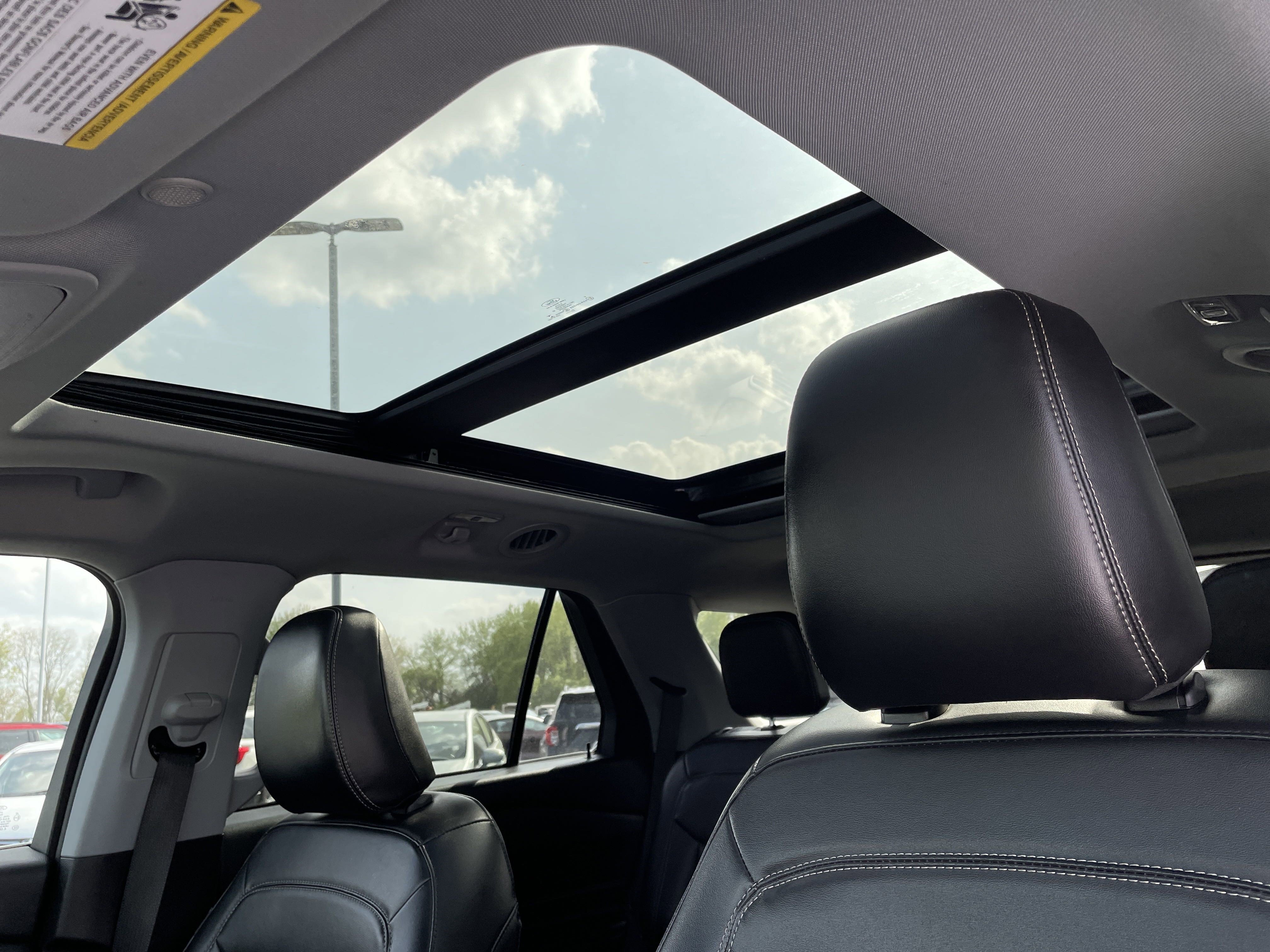 2022 Ford Explorer XLT photo 11