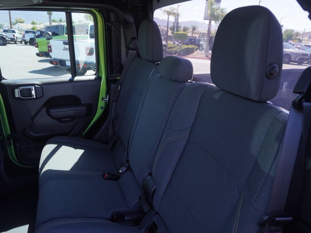 2025 Jeep Gladiator Sport photo 21
