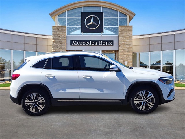 2025 Mercedes Benz GLA 250 4MATIC photo 4