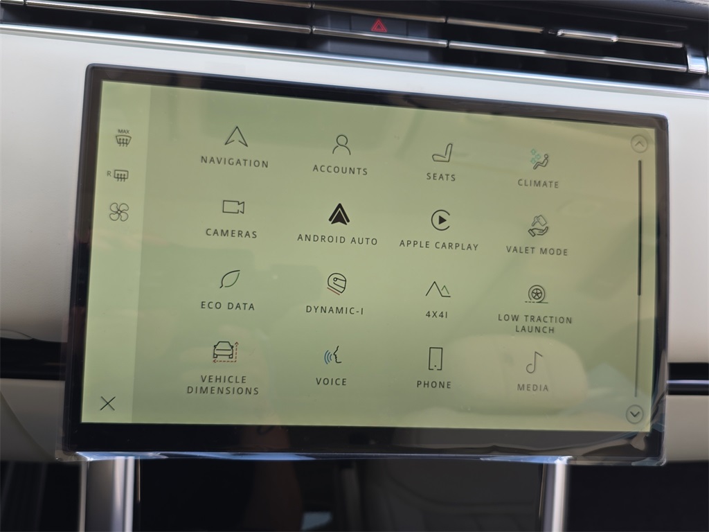 2025 Land Rover Range Rover SE photo 21