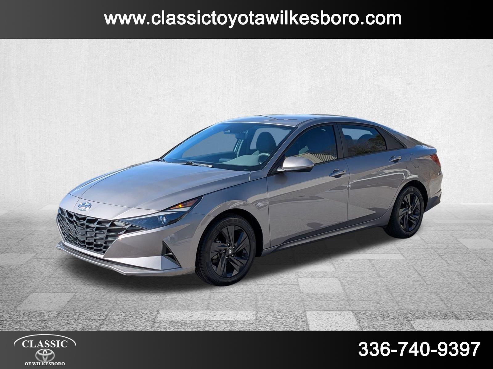 2022 Hyundai Elantra SEL's photo