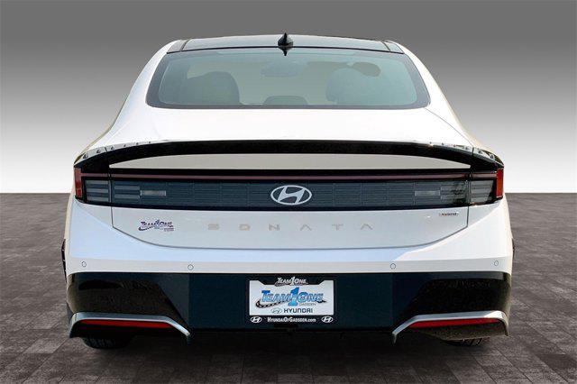 2025 Hyundai Sonata Hybrid Limited photo 4