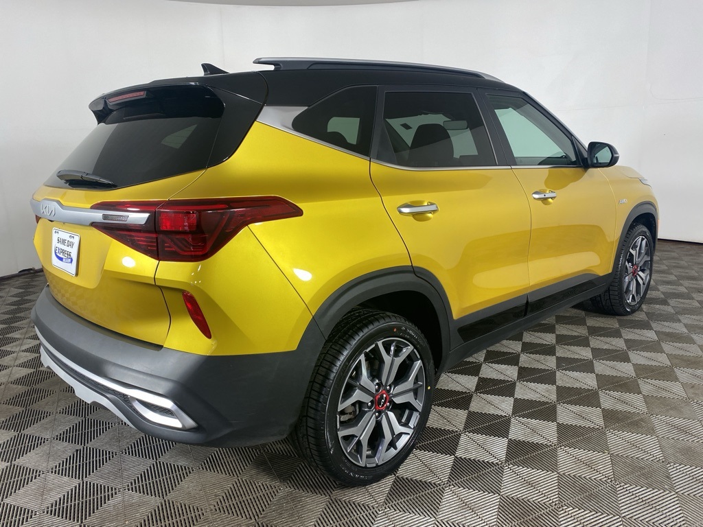 2022 Kia Seltos SX photo 3